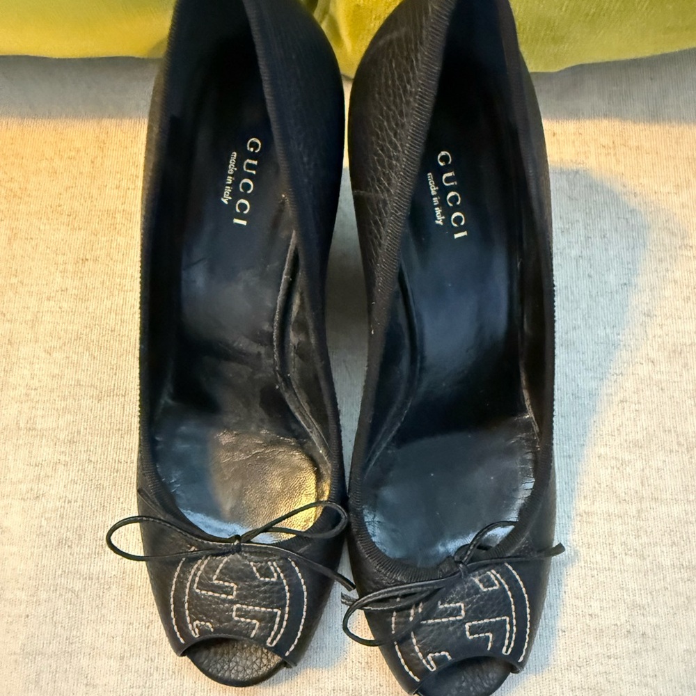 GUCCI Leather Wedge.